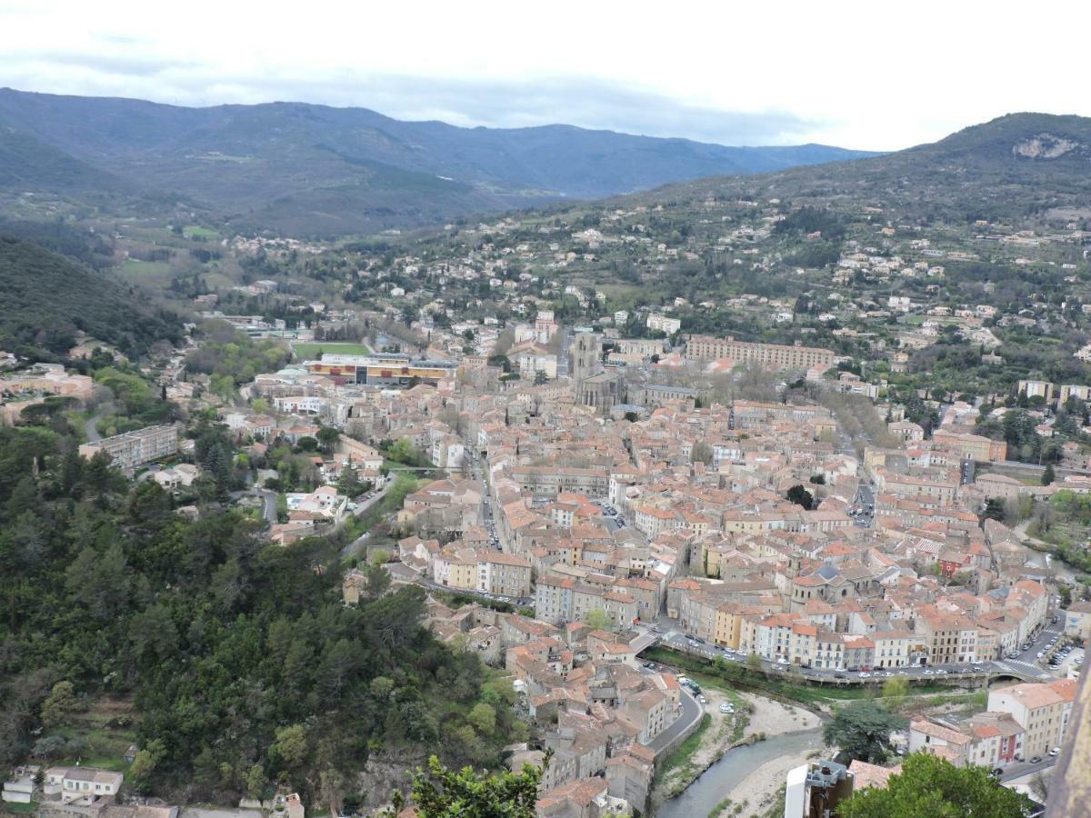 L'Auberge Du Mazet Lodeve Bagian luar foto